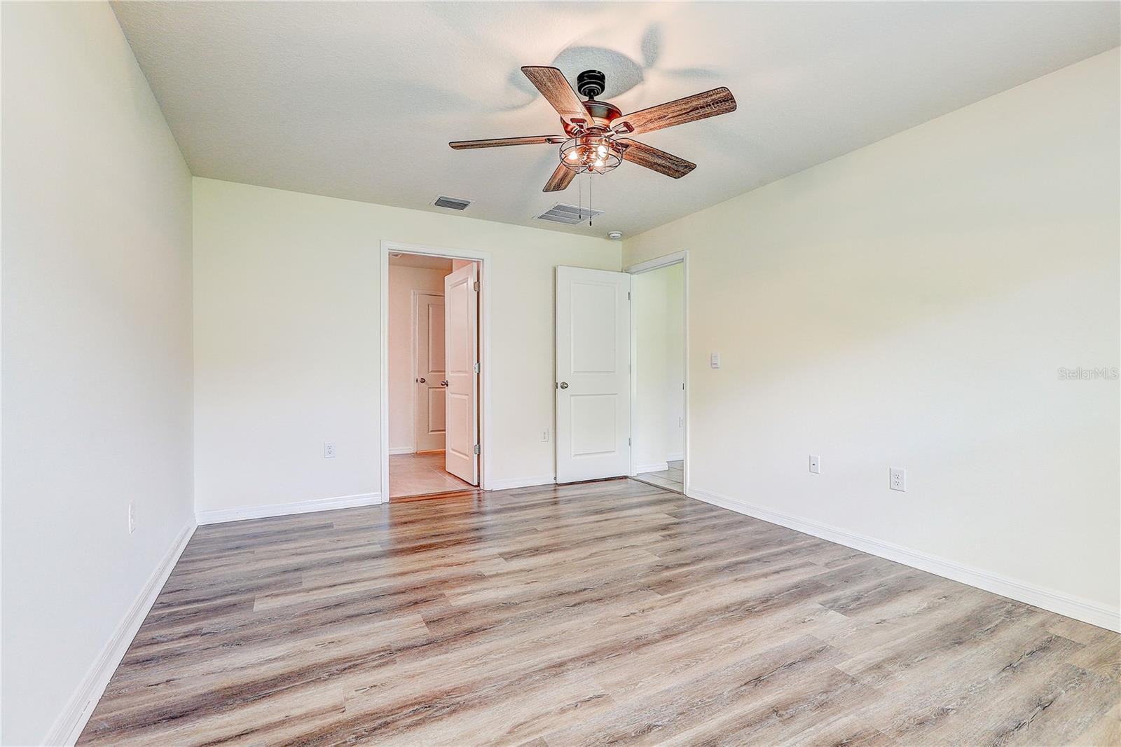 SPRING HILL - Residential