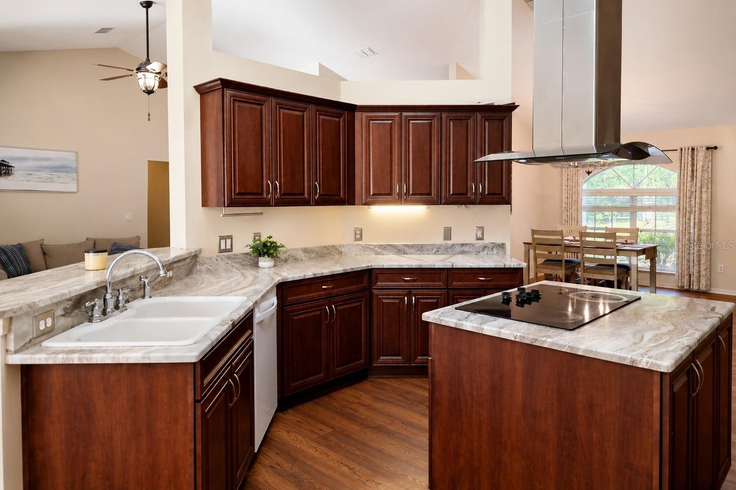 LAKE TROPICAN RANCHETTES UN 01 - Residential