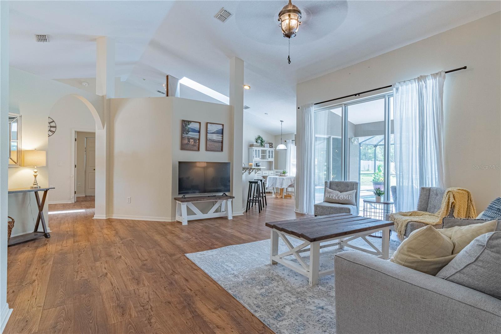 LAKE TROPICAN RANCHETTES UN 01 - Residential