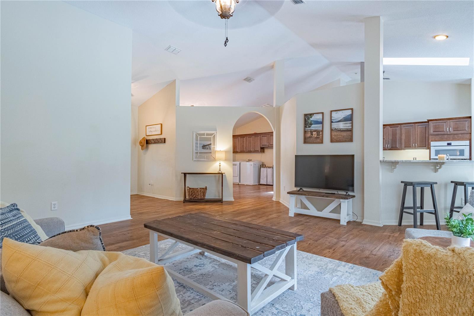 LAKE TROPICAN RANCHETTES UN 01 - Residential