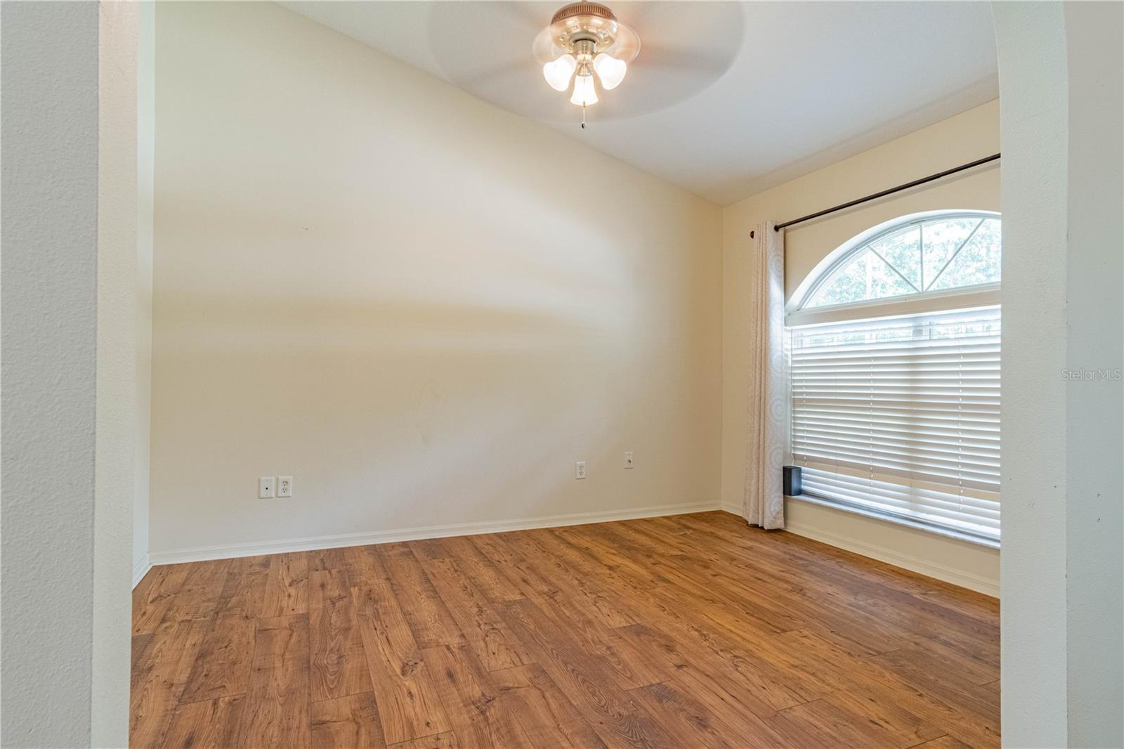 LAKE TROPICAN RANCHETTES UN 01 - Residential