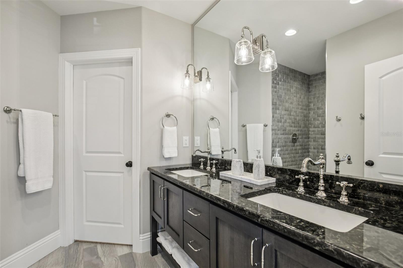 SAINT ARMANDS DIV JOHN RINGLING ESTATES - Residential