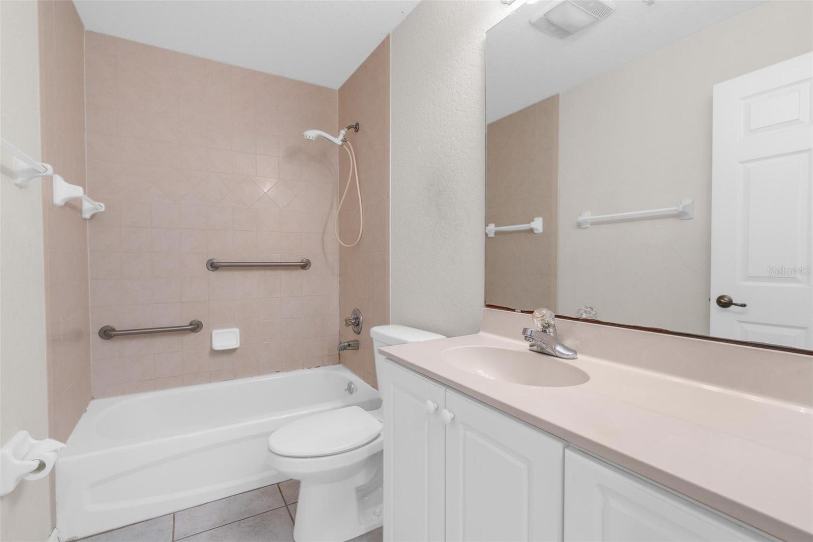 CAMARY MAUD GROVES SEC 02 - Residential