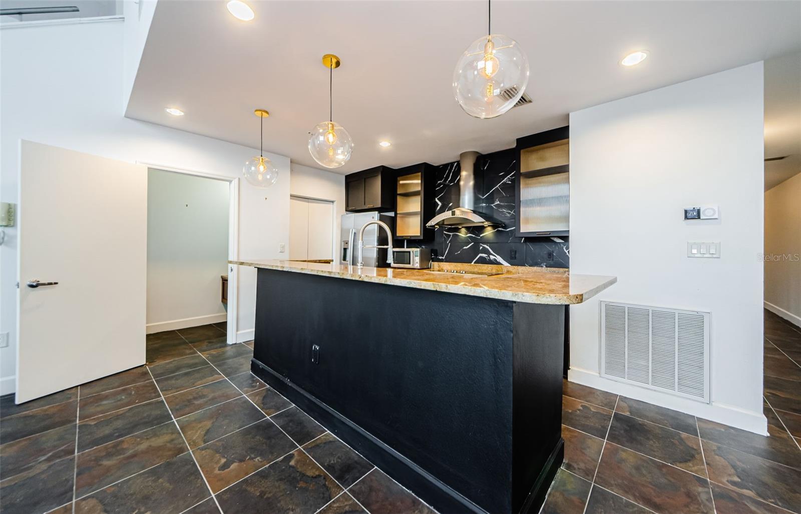 1000 CHANNELSIDE - Residential Lease
