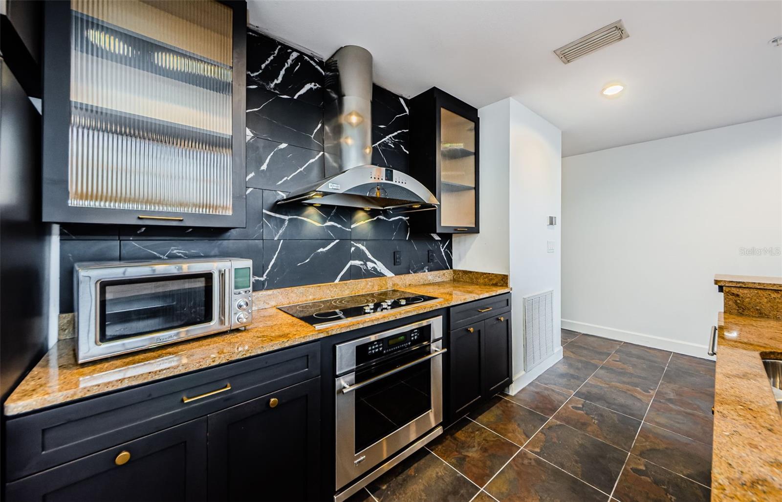 1000 CHANNELSIDE - Residential Lease