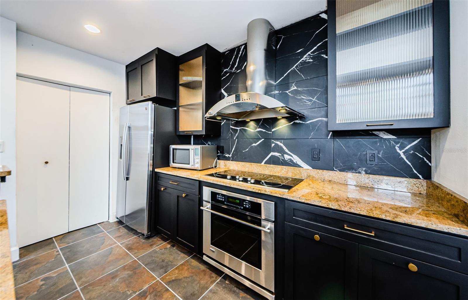 1000 CHANNELSIDE - Residential Lease