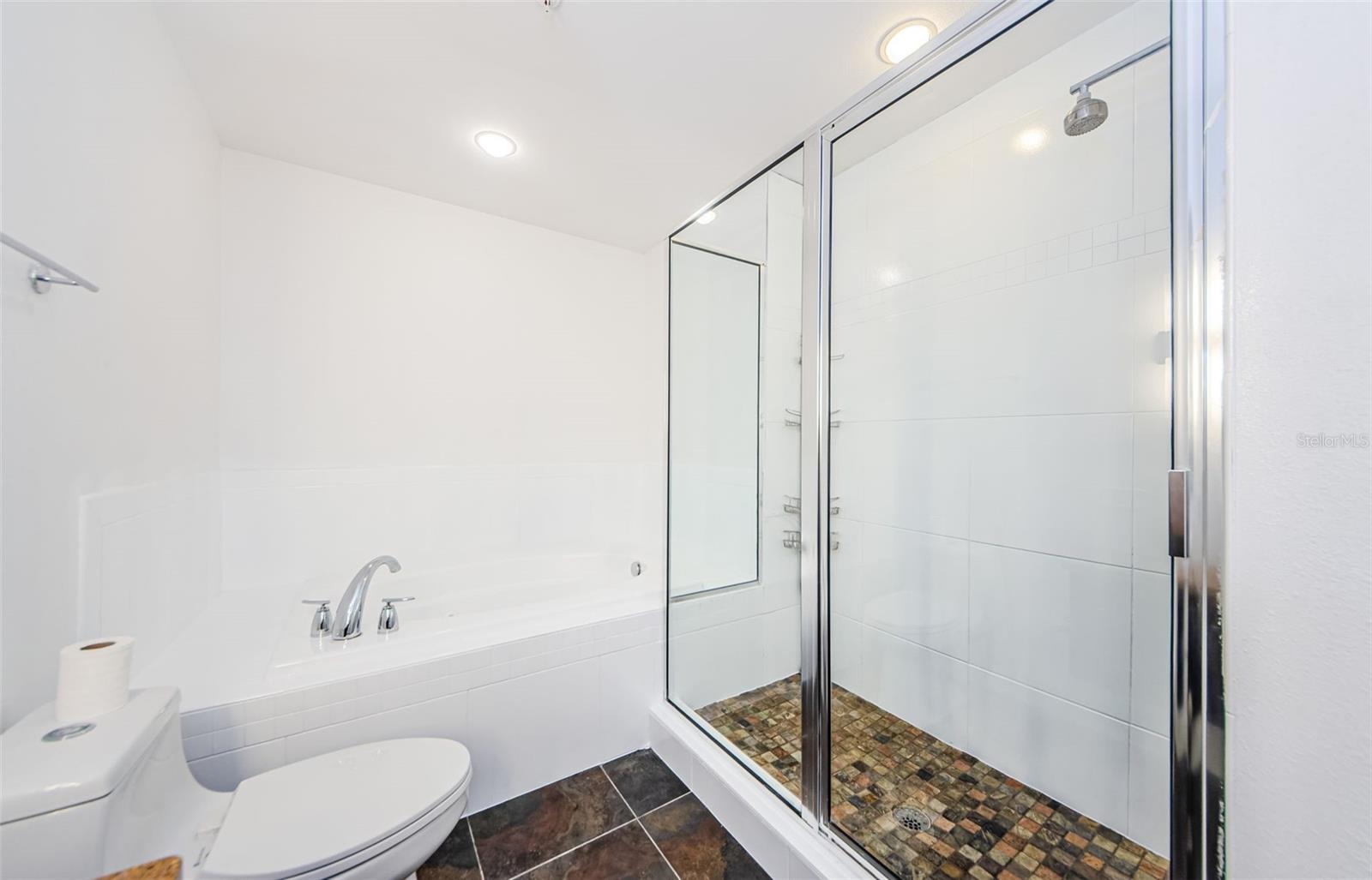 1000 CHANNELSIDE - Residential Lease