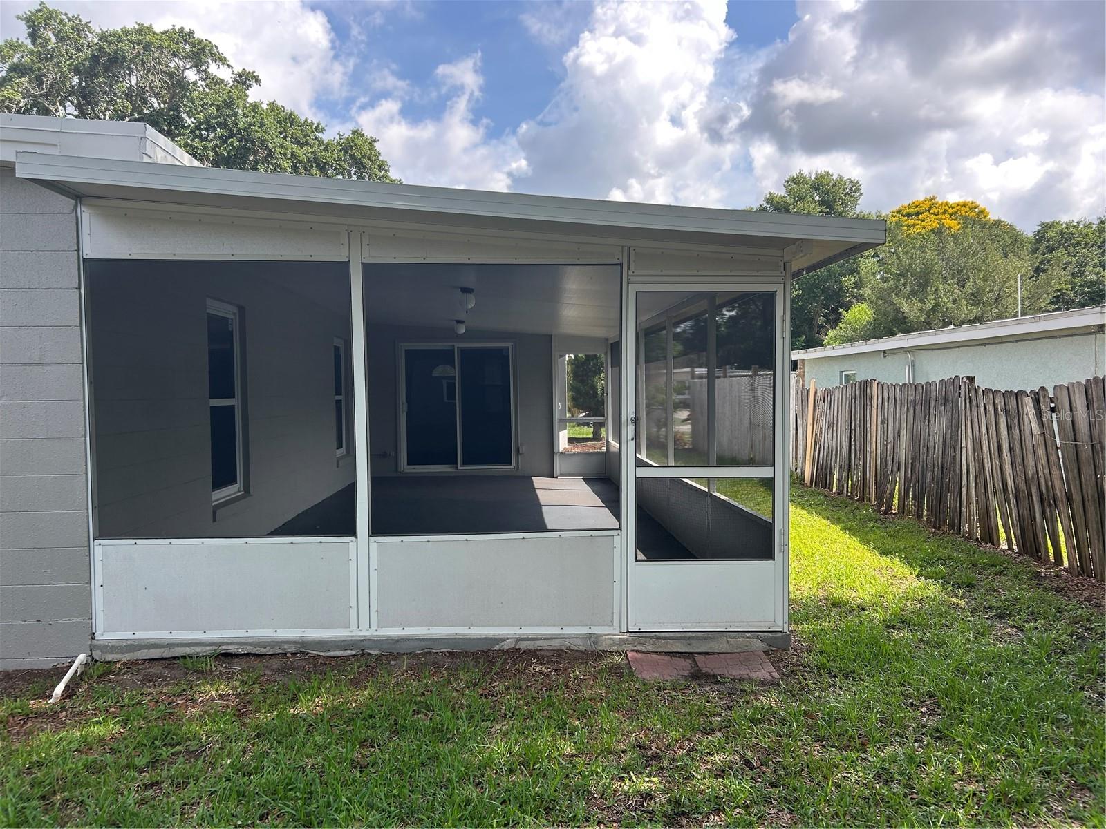 VALENCIA ACRES - Residential