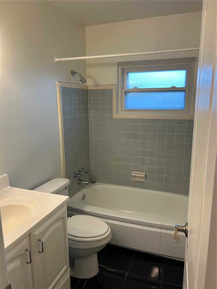 VALENCIA ACRES - Residential