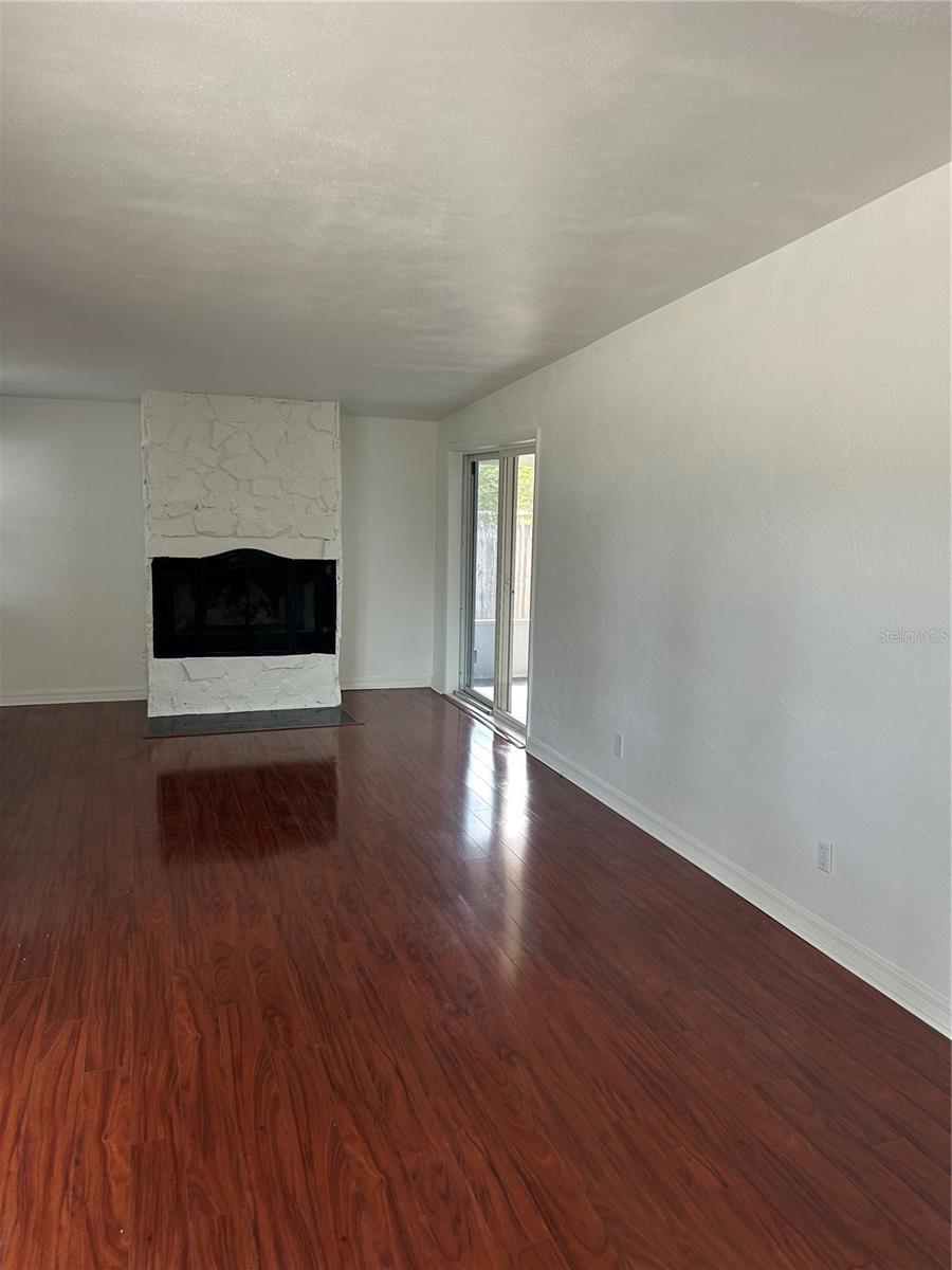 VALENCIA ACRES - Residential