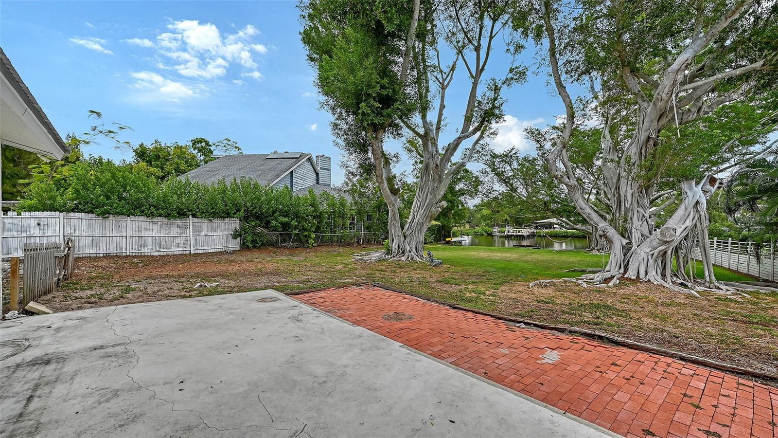 PHILLIPPI GARDENS - Residential