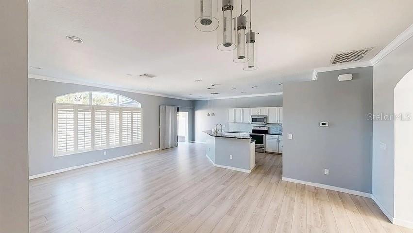 WATERS EDGE 03 - Residential