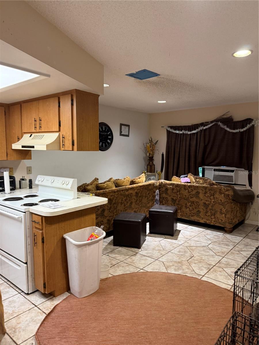 CENTURY OAKS EST 3RD ADD - Residential