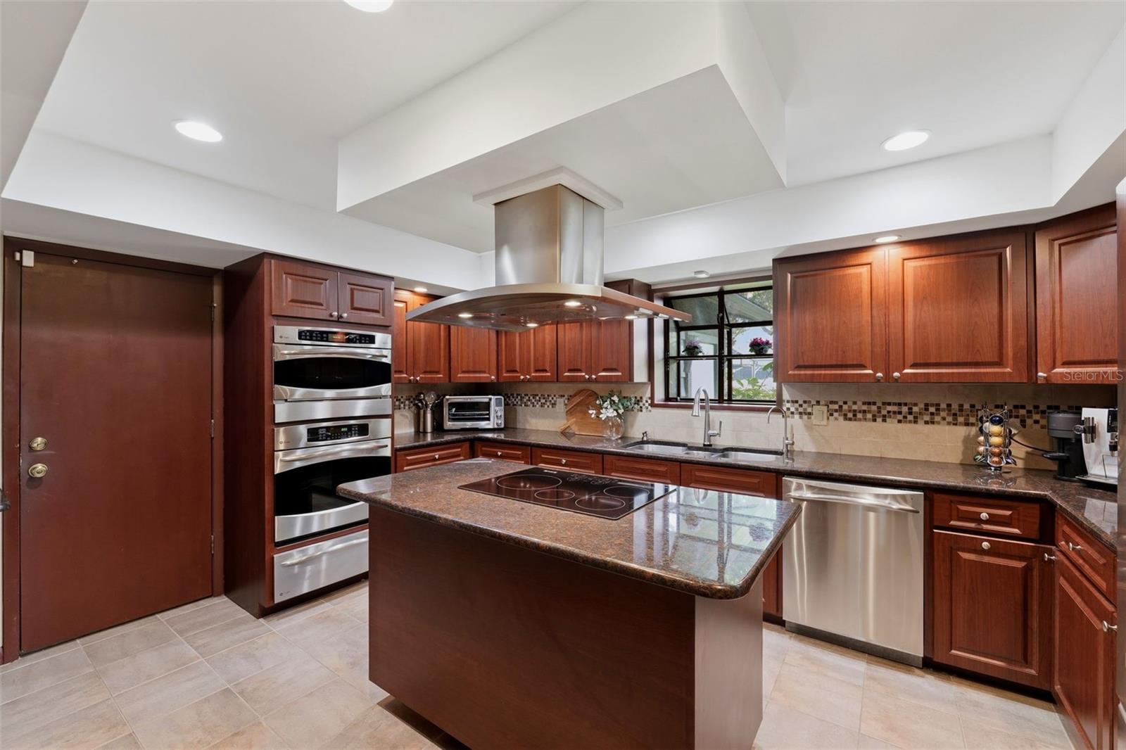 BRANT SHORES - Residential