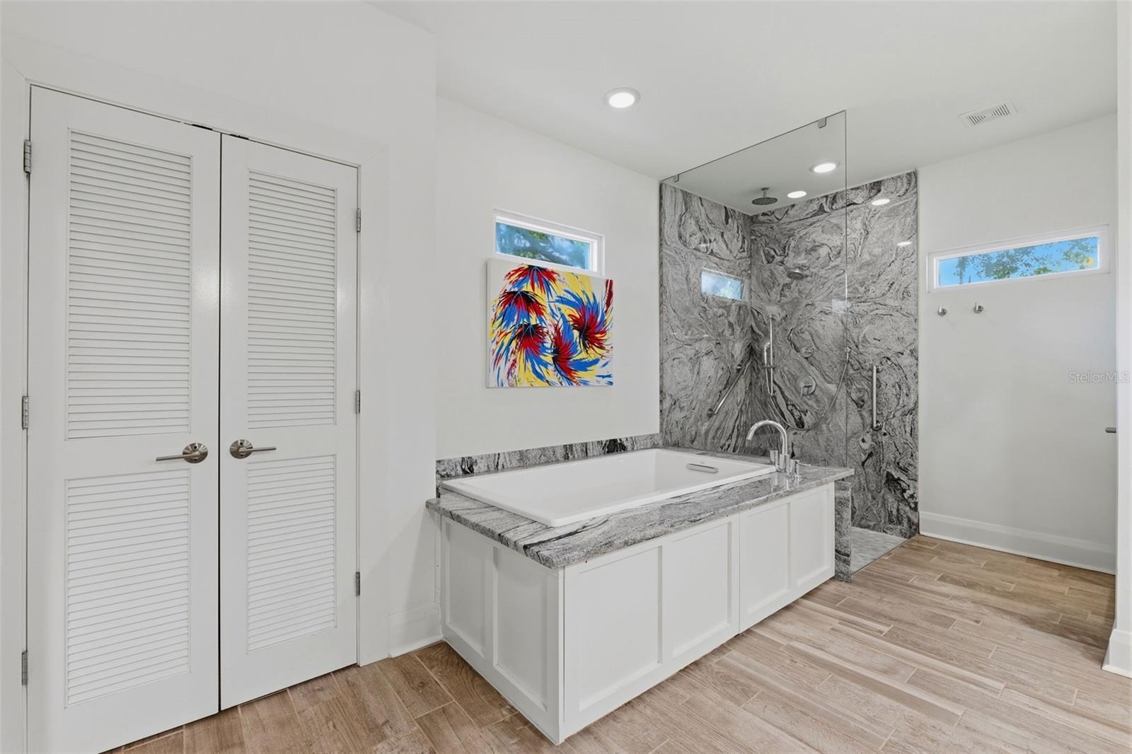BRANT SHORES - Residential