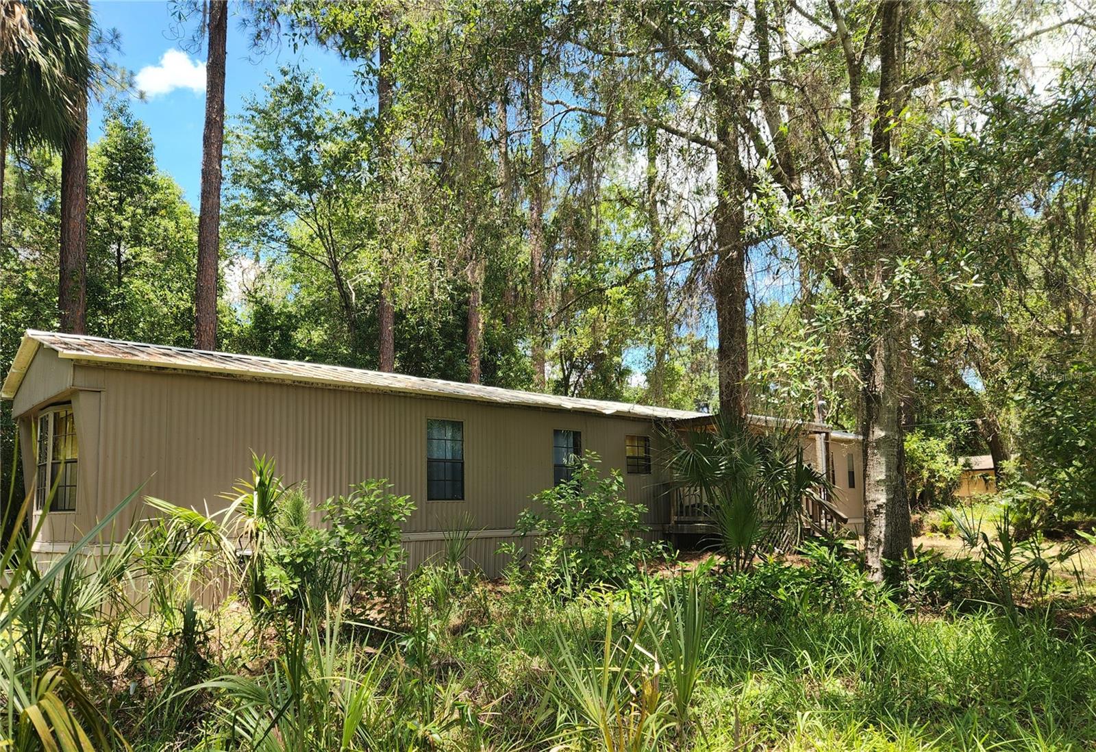 RIVER RETREATS - Residential