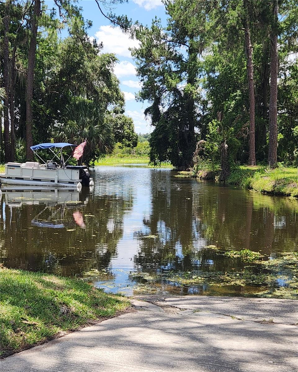 RIVER RETREATS - Residential