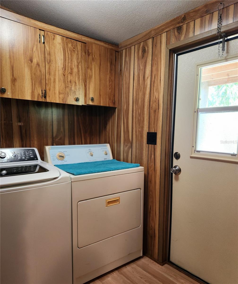 RIVER RETREATS - Residential