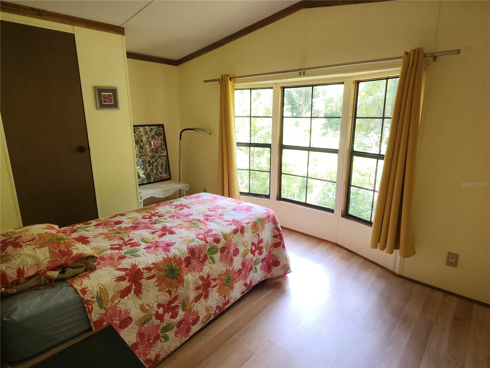 RIVER RETREATS - Residential