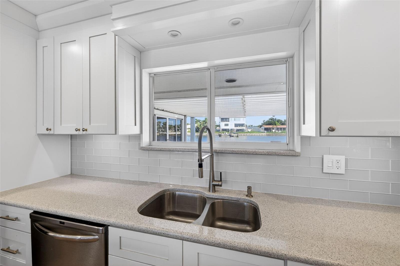 NORTH EAST PARK SHORES - Land