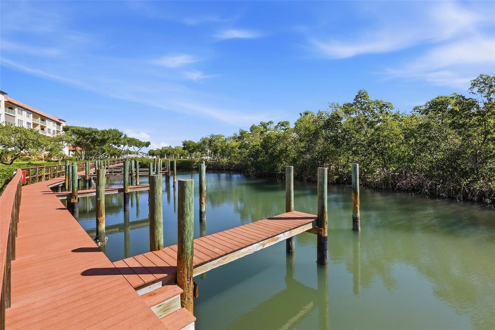 HIDDEN LAGOON AT ARROWHEAD POINT - Residential