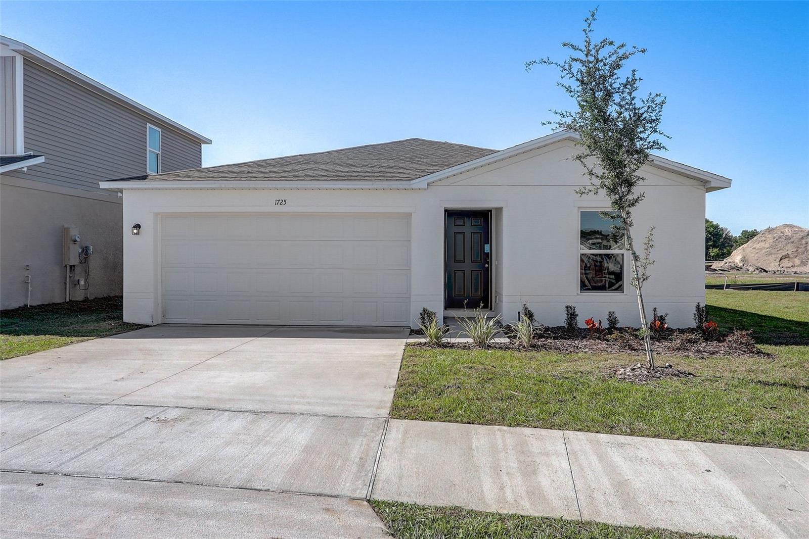 VERO LAKE ESTATES - Residential
