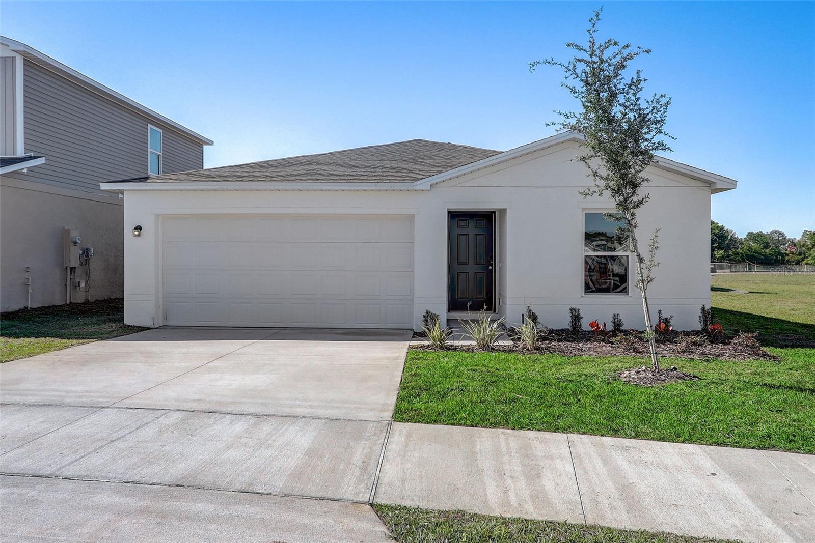 VERO LAKE ESTATES - Residential