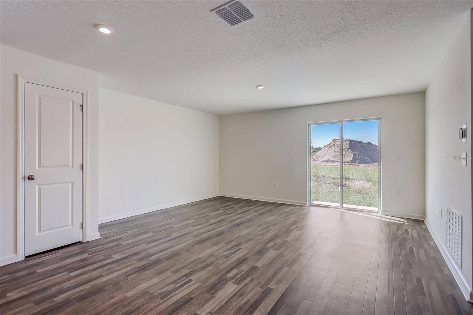 VERO LAKE ESTATES - Residential