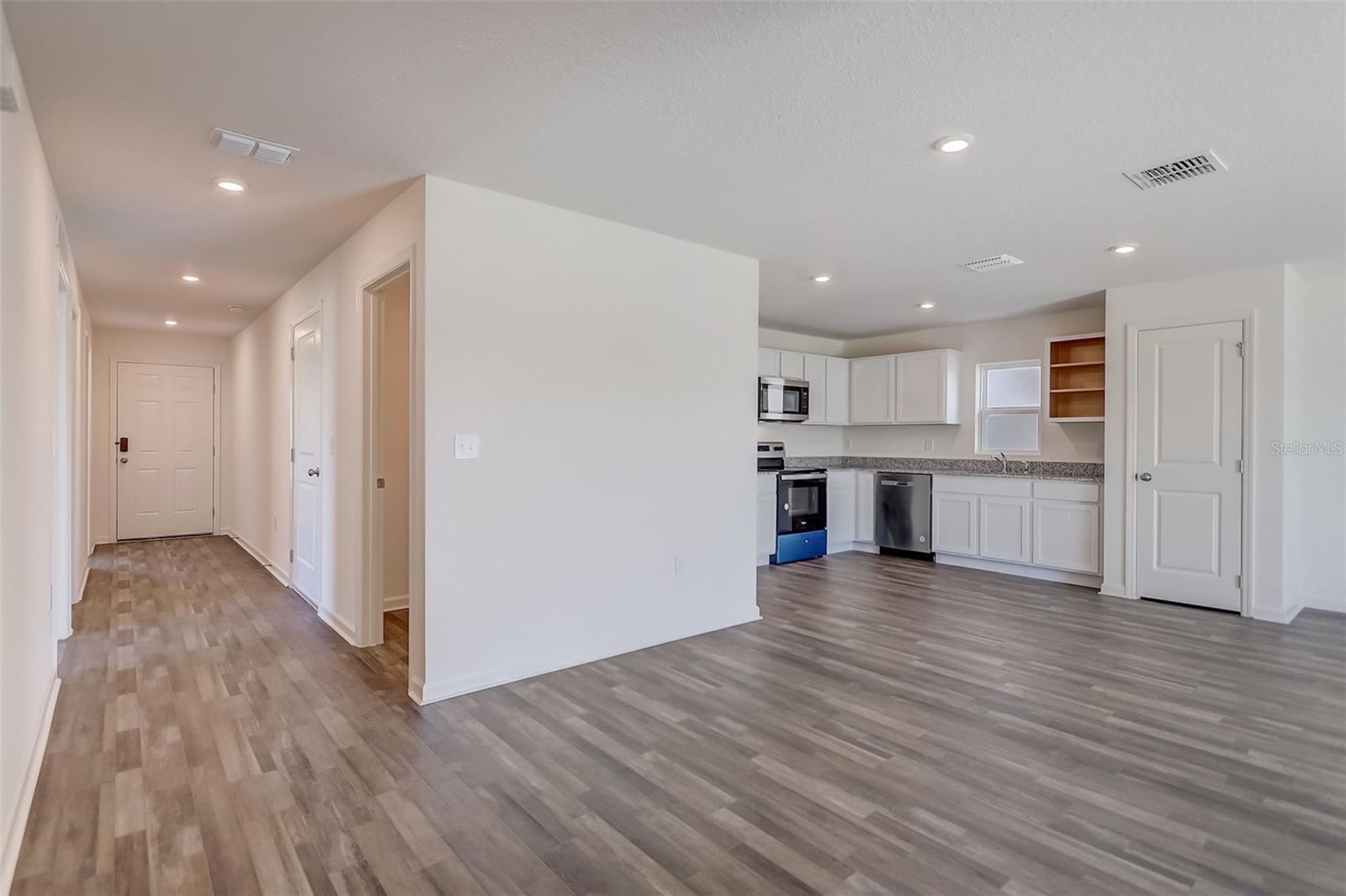 VERO LAKE ESTATES - Residential