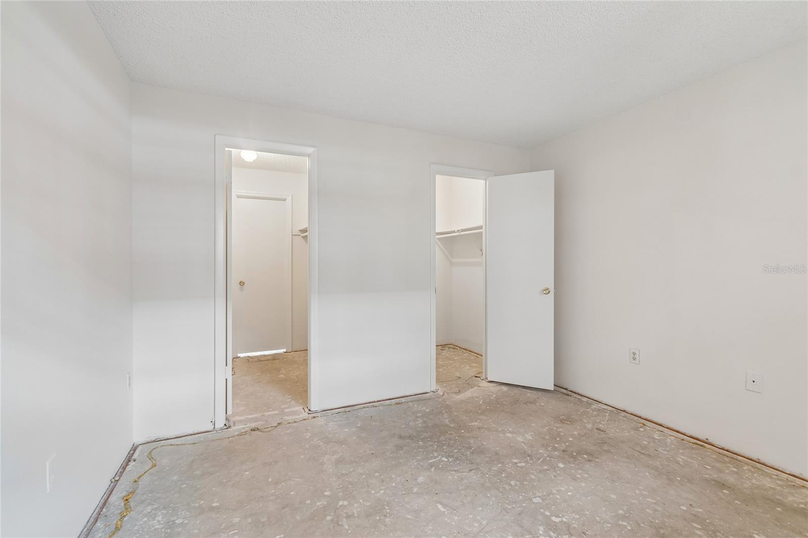 CROSSWINDS COLONY ONE CONDO - Residential