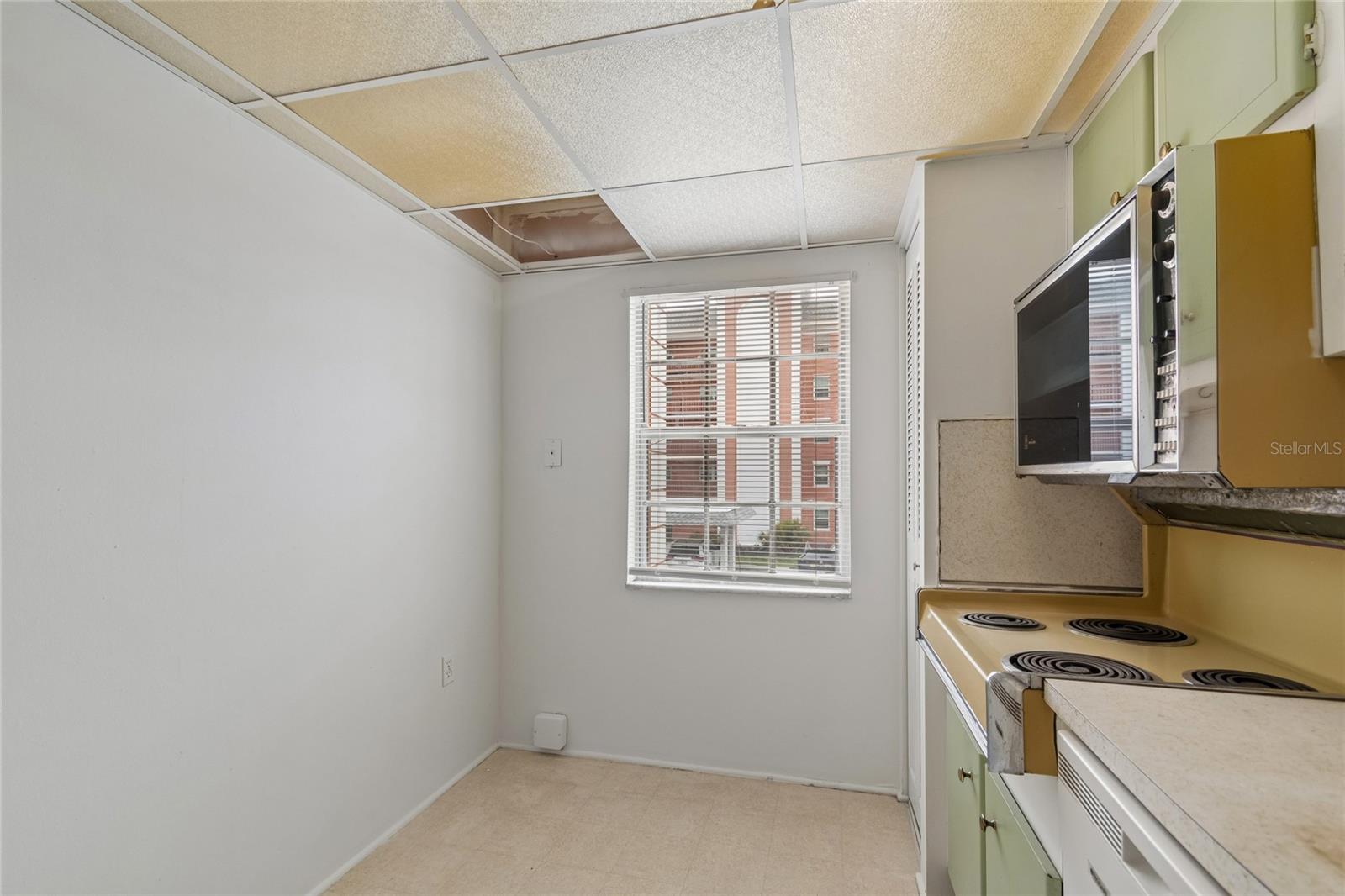 CROSSWINDS COLONY ONE CONDO - Residential