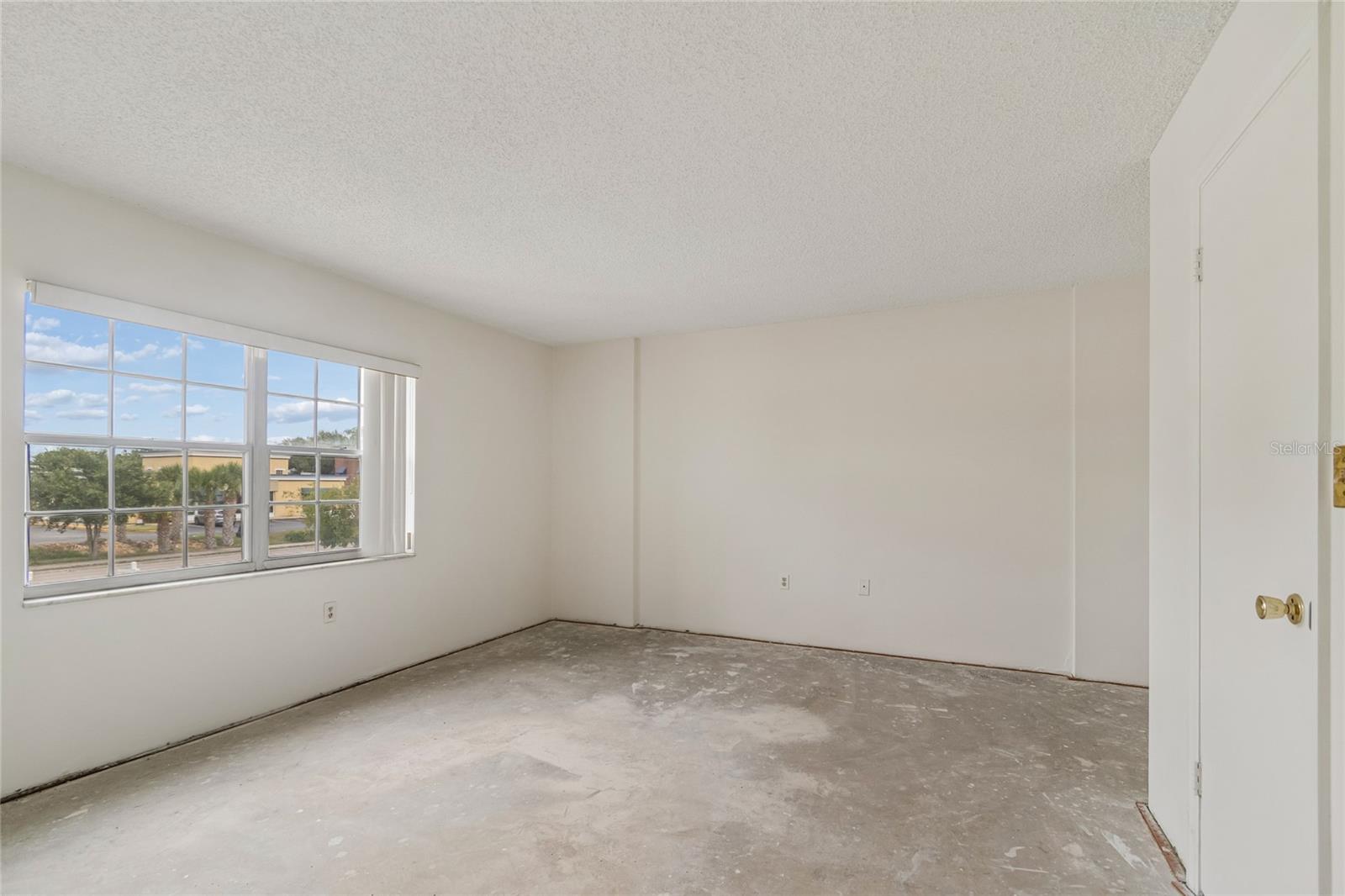 CROSSWINDS COLONY ONE CONDO - Residential