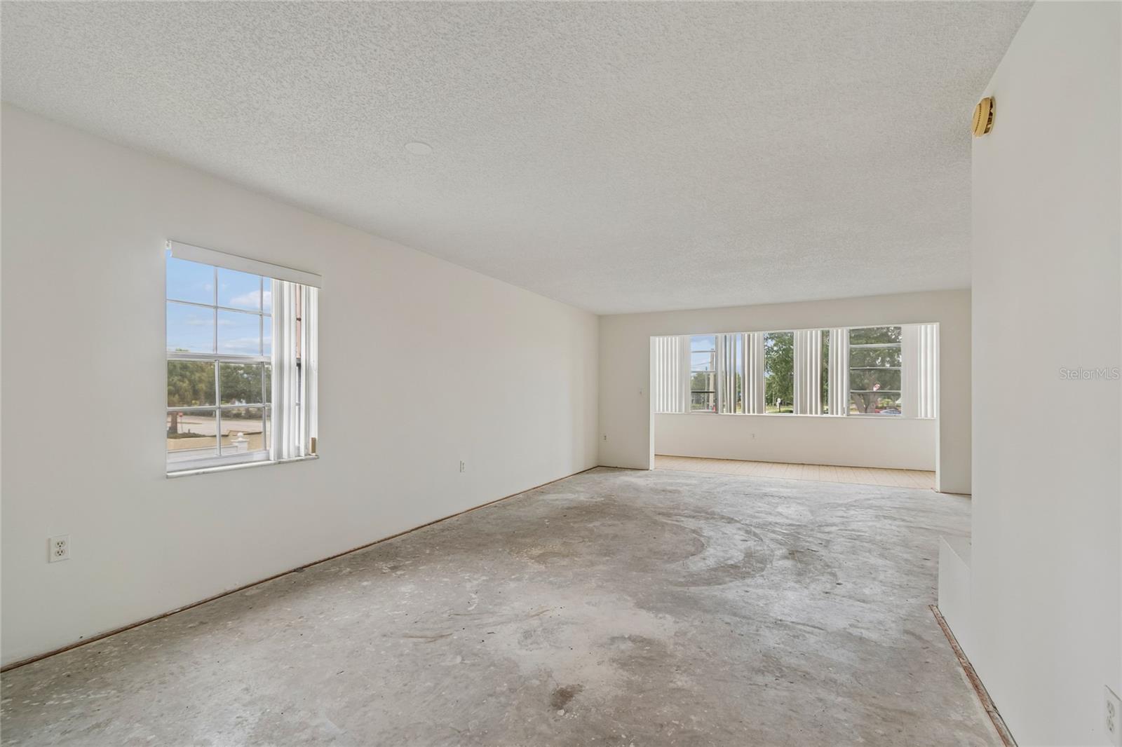 CROSSWINDS COLONY ONE CONDO - Residential
