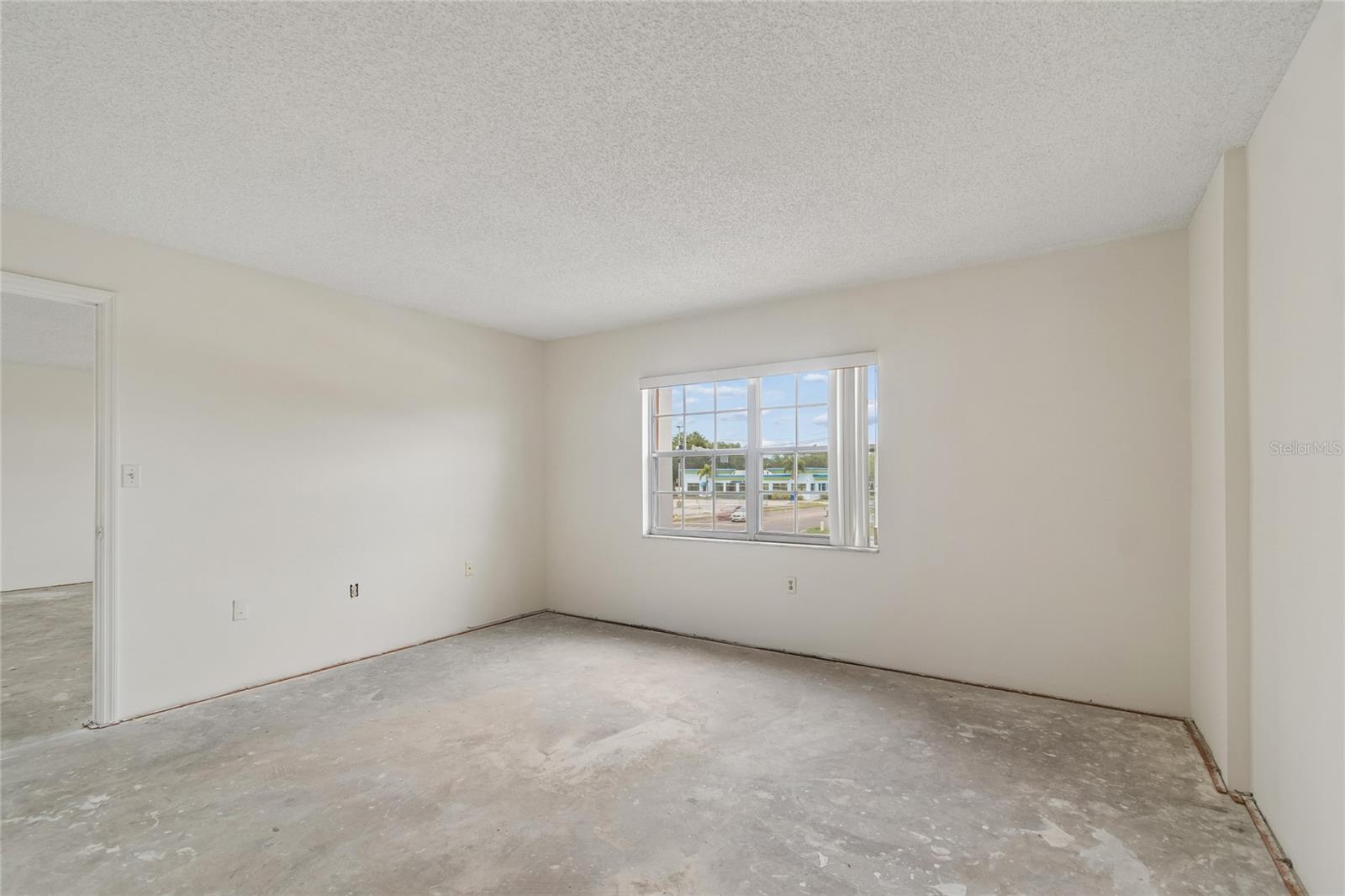 CROSSWINDS COLONY ONE CONDO - Residential