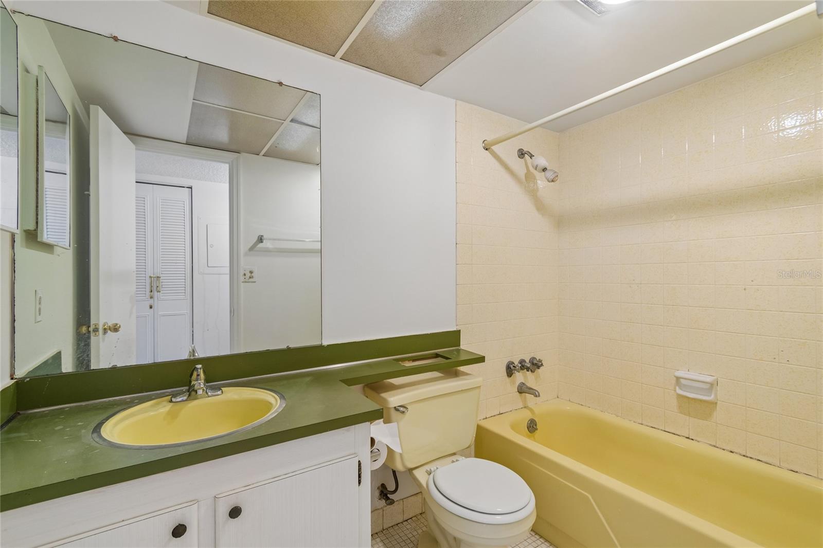 CROSSWINDS COLONY ONE CONDO - Residential