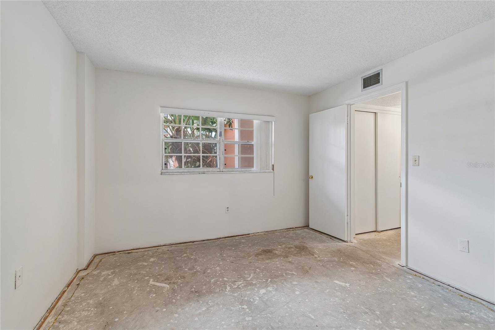 CROSSWINDS COLONY ONE CONDO - Residential