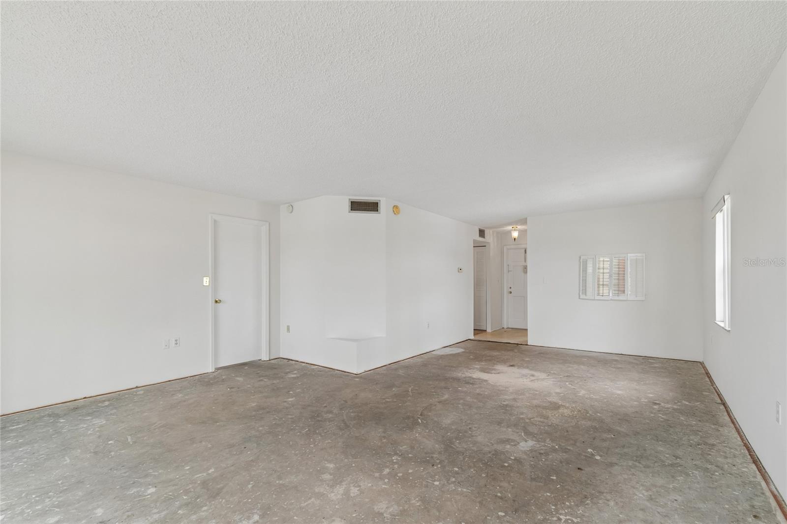 CROSSWINDS COLONY ONE CONDO - Residential