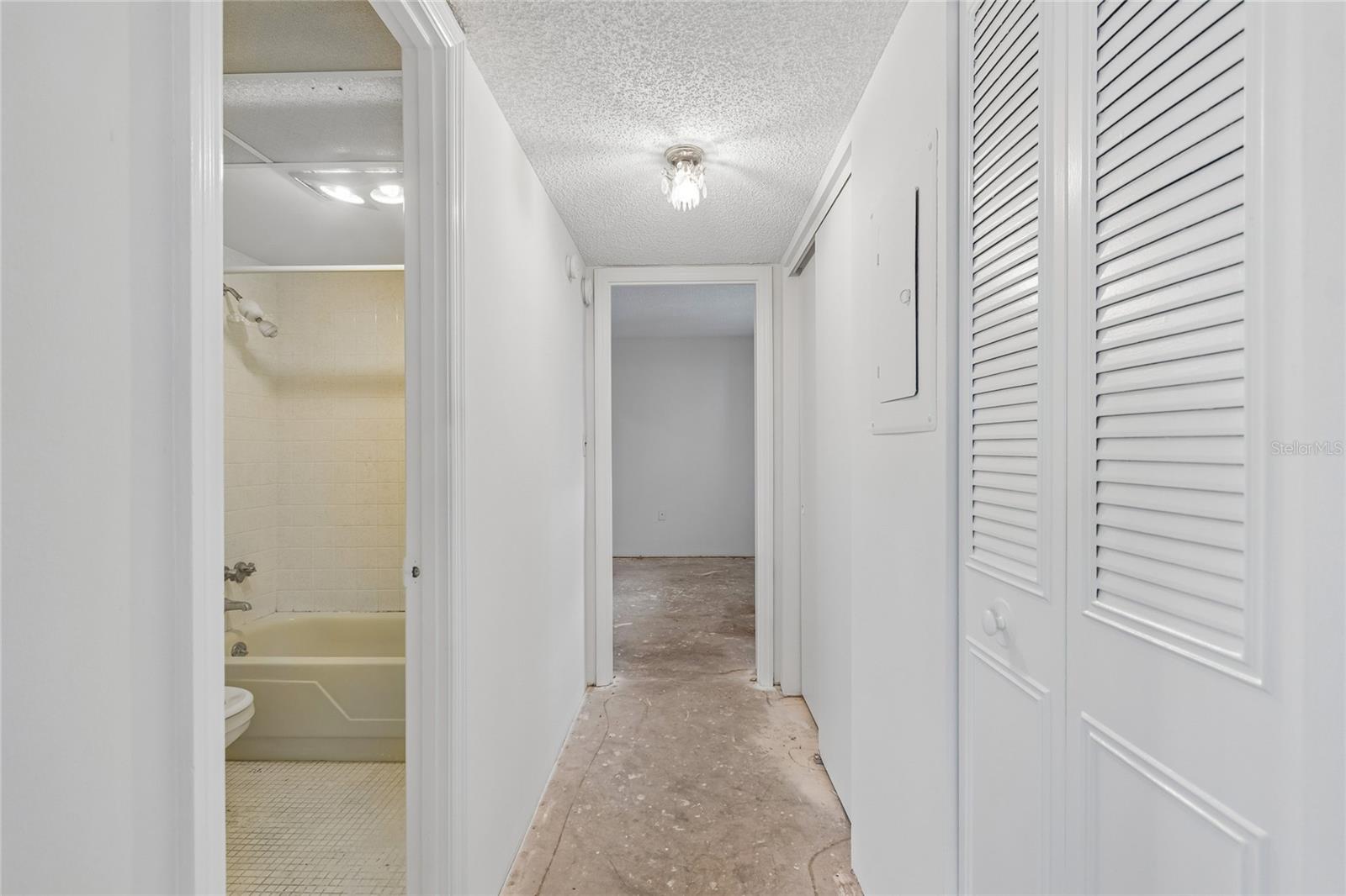 CROSSWINDS COLONY ONE CONDO - Residential