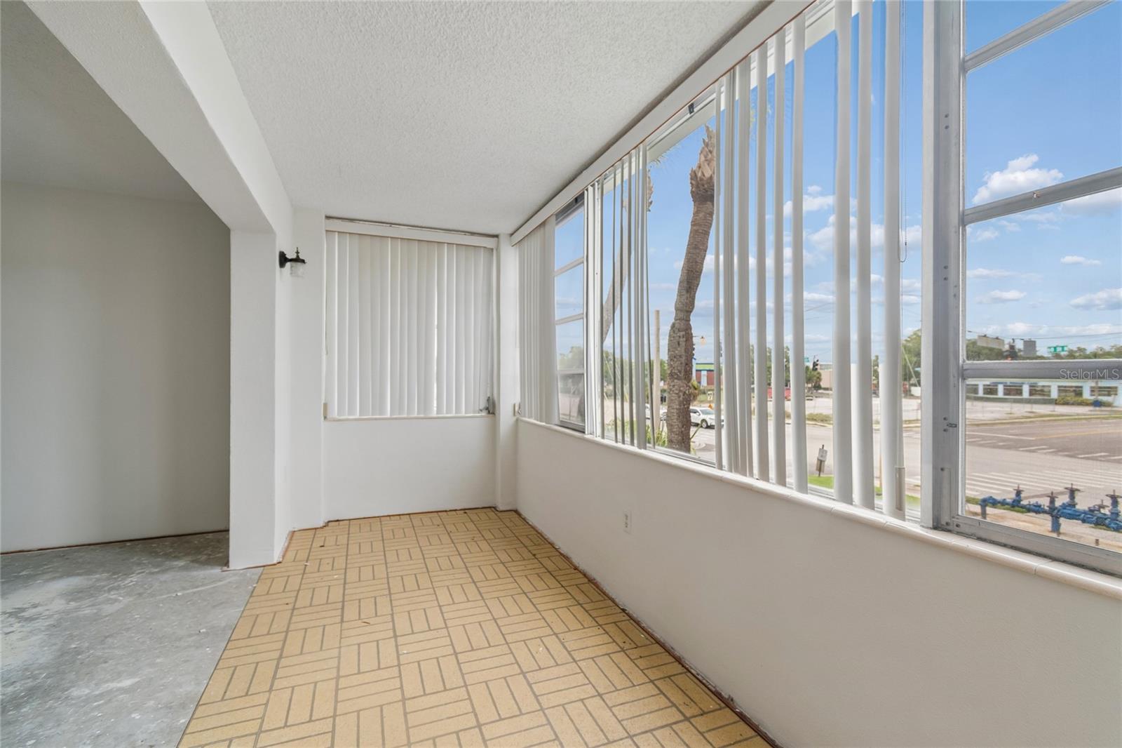 CROSSWINDS COLONY ONE CONDO - Residential
