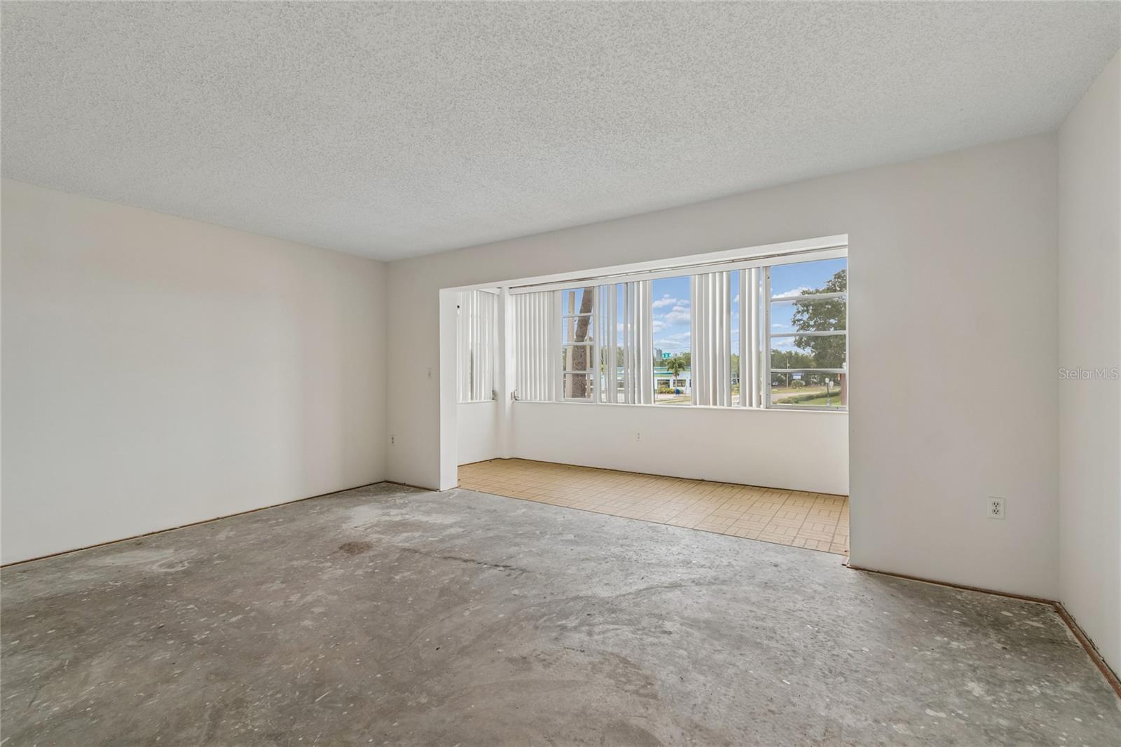 CROSSWINDS COLONY ONE CONDO - Residential