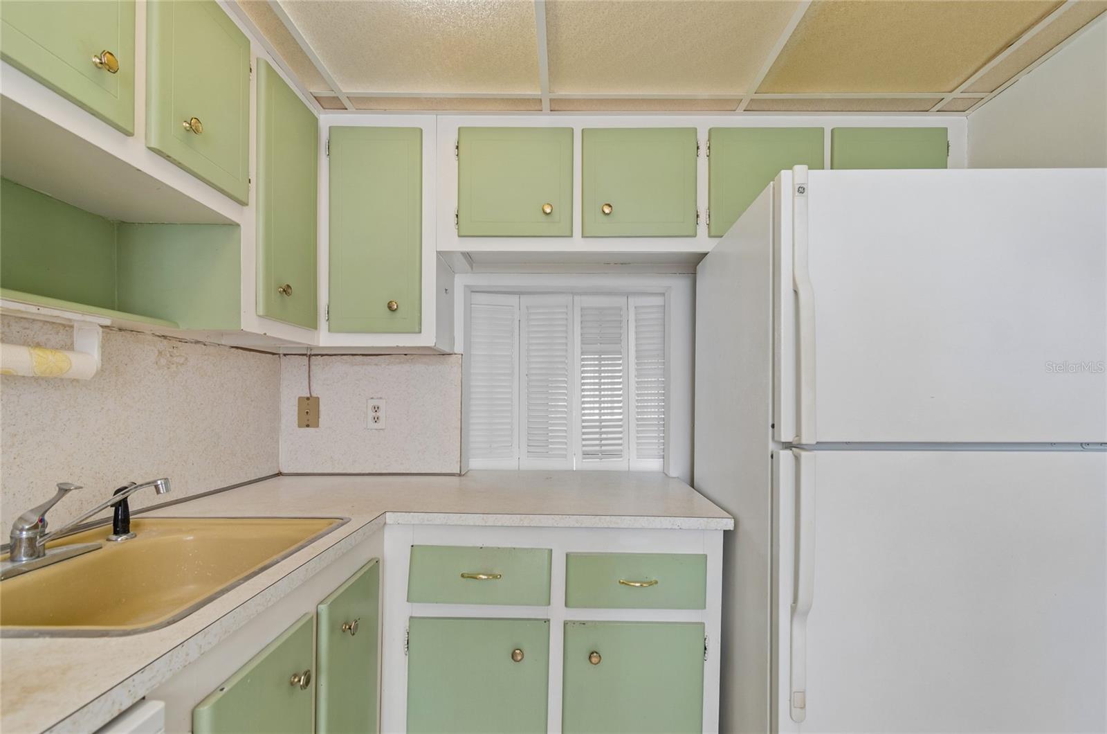 CROSSWINDS COLONY ONE CONDO - Residential
