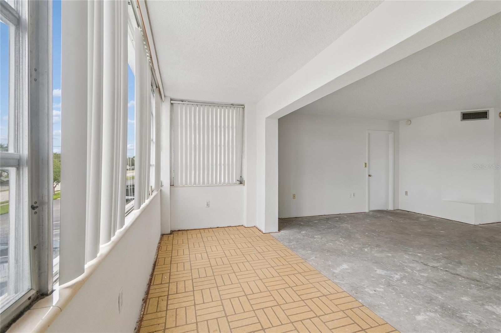 CROSSWINDS COLONY ONE CONDO - Residential