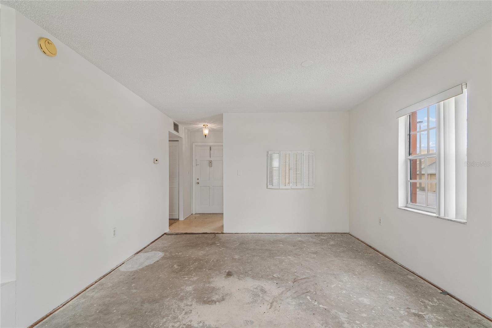 CROSSWINDS COLONY ONE CONDO - Residential