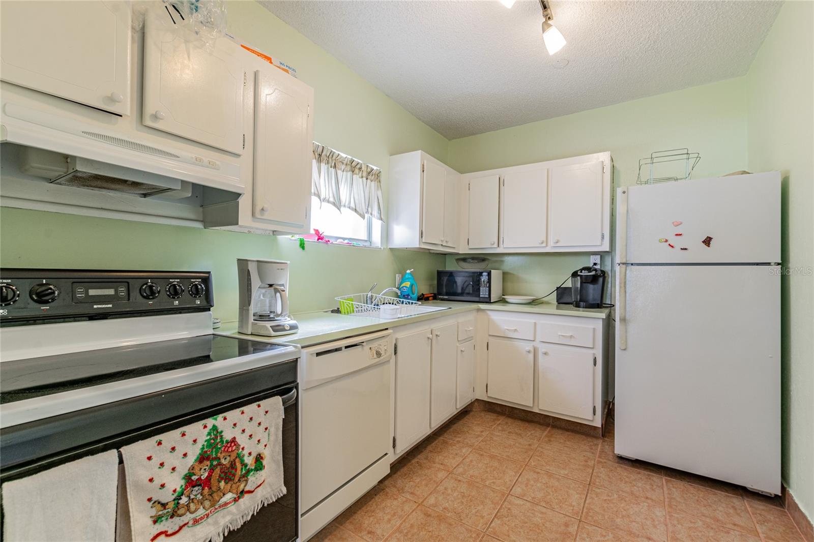 CROSSWINDS COLONY ONE CONDO - Residential