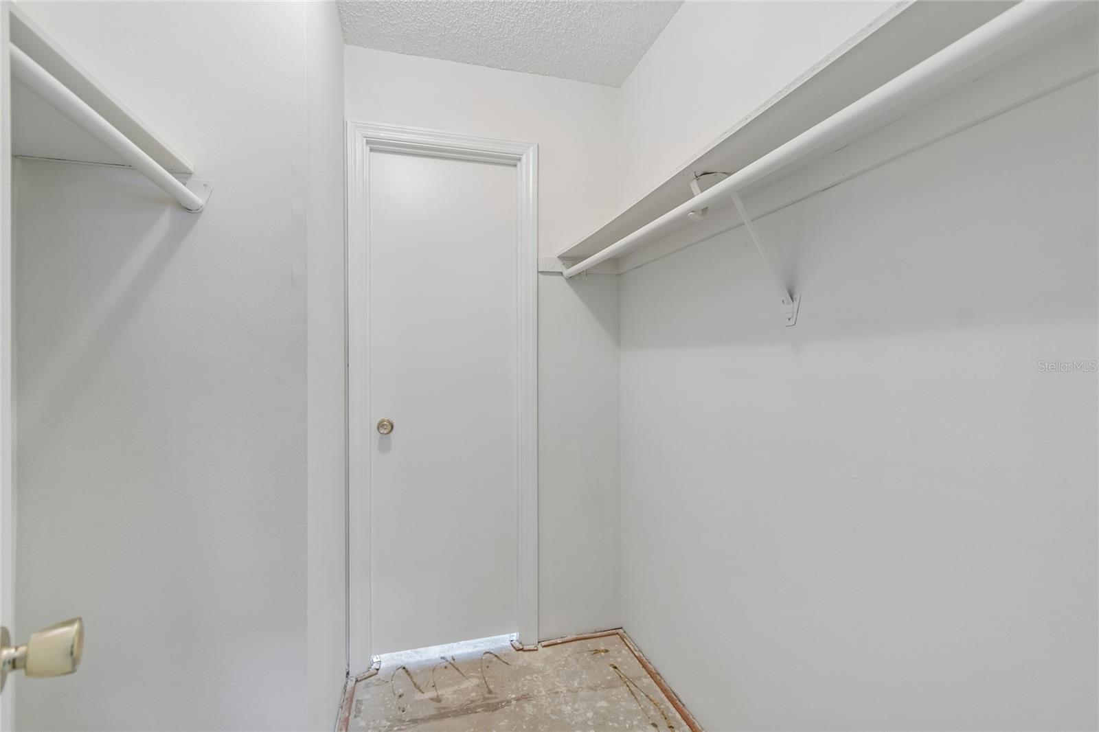 CROSSWINDS COLONY ONE CONDO - Residential