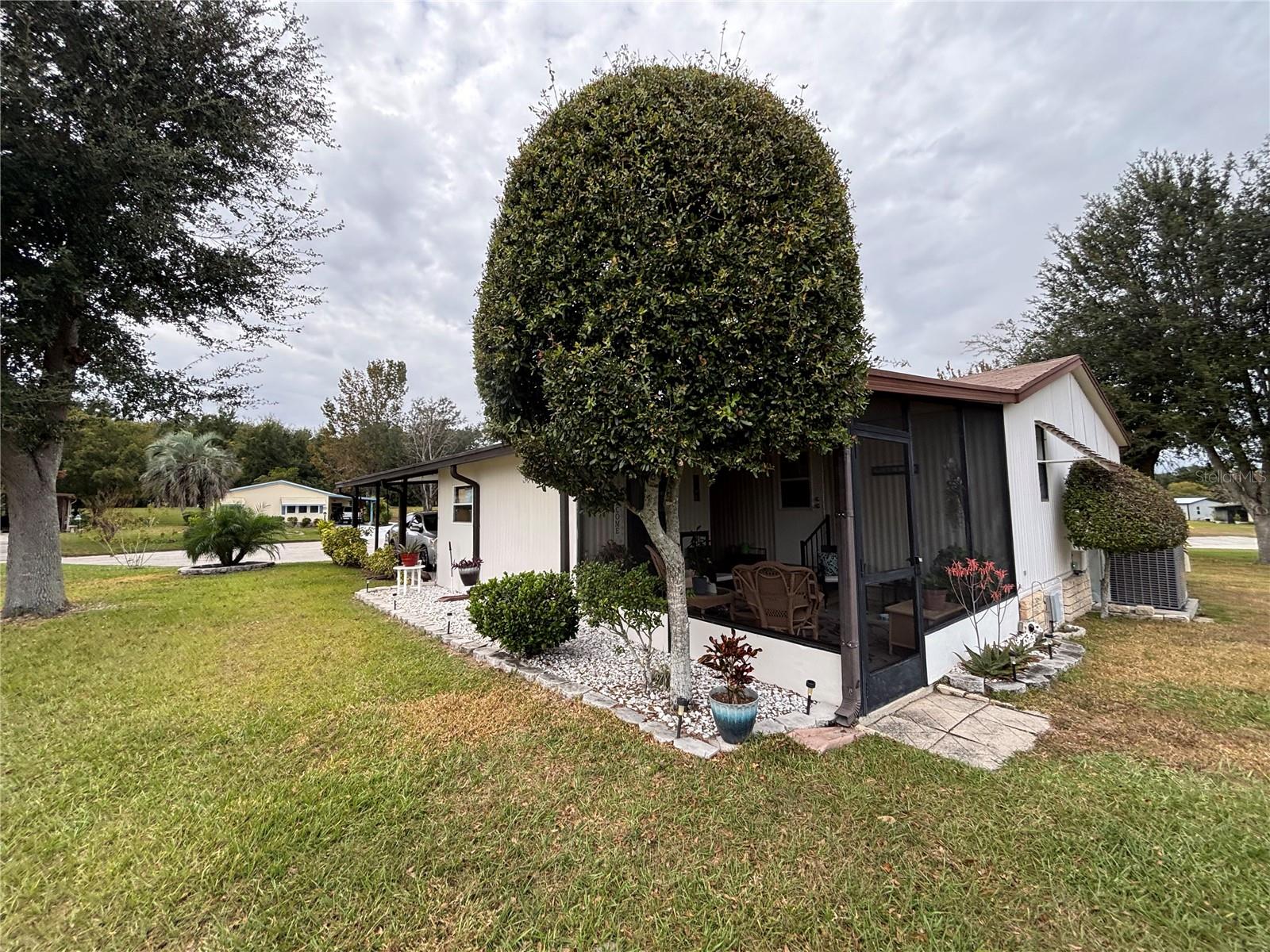 ZELLWOOD STATION - Residential