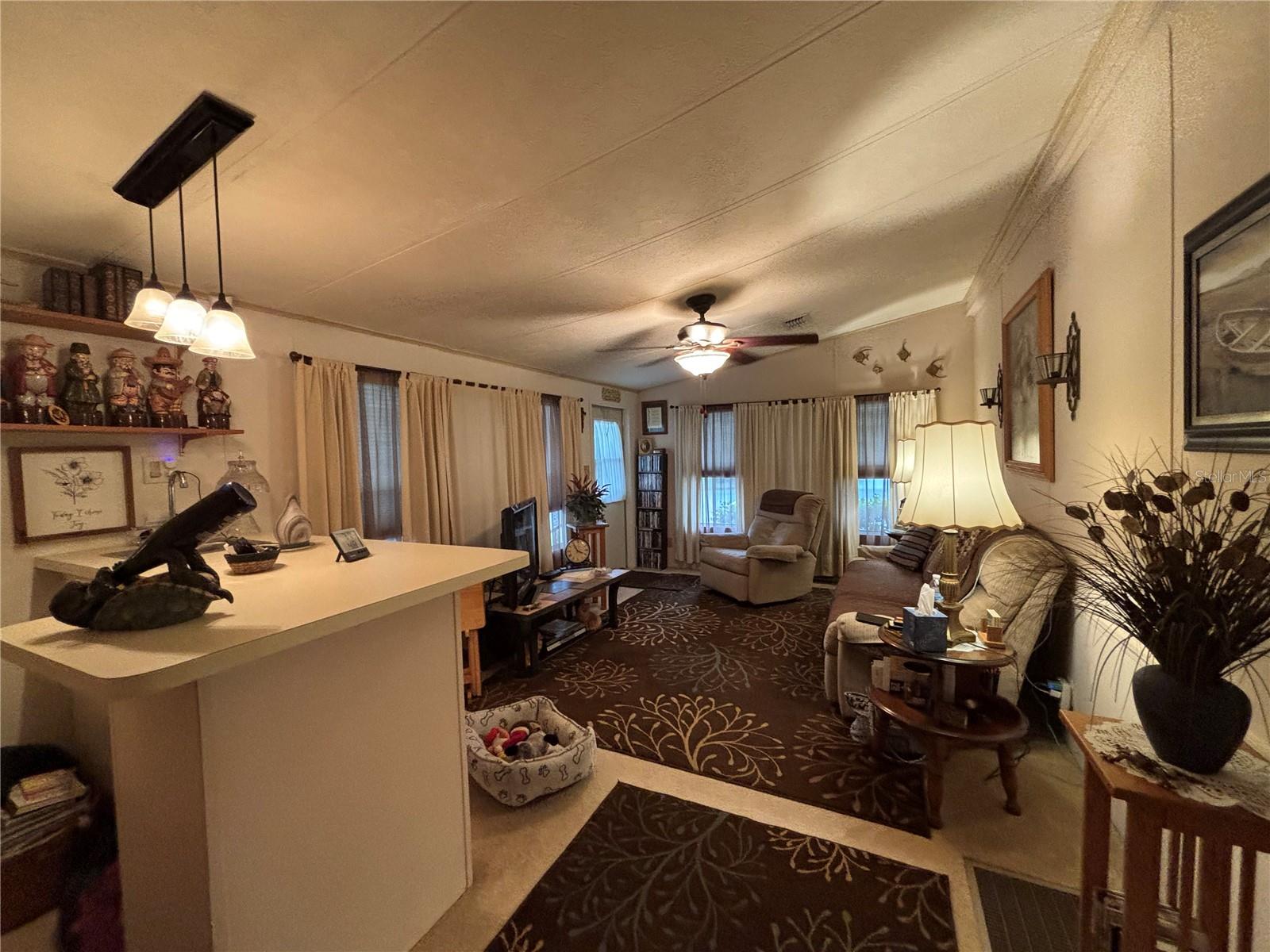ZELLWOOD STATION - Residential