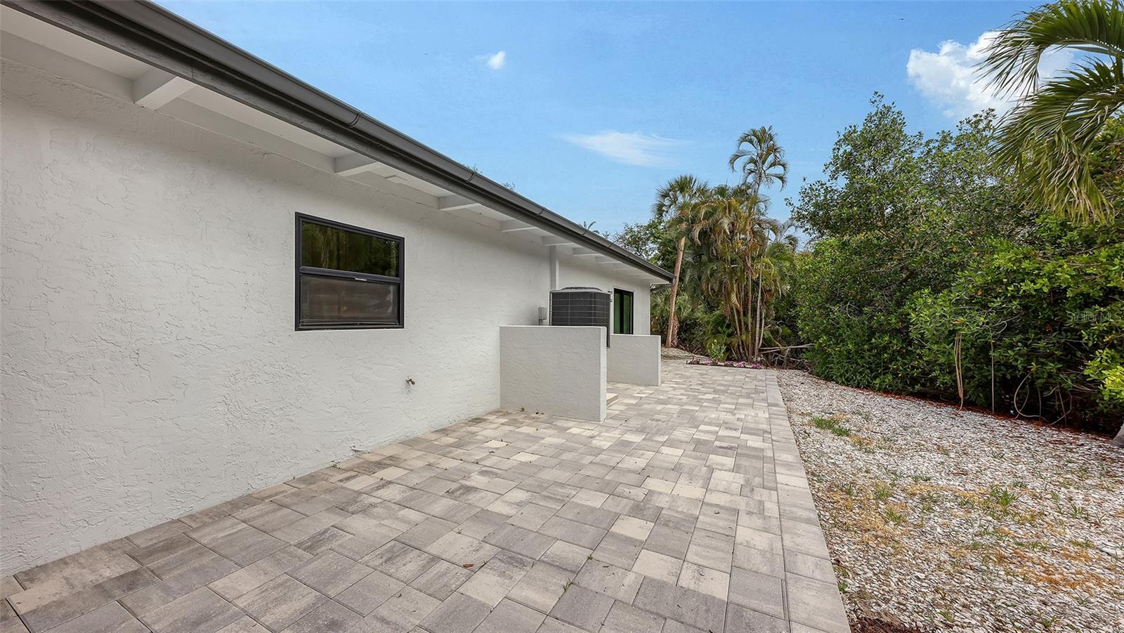 SANDERLING CLUB - Residential