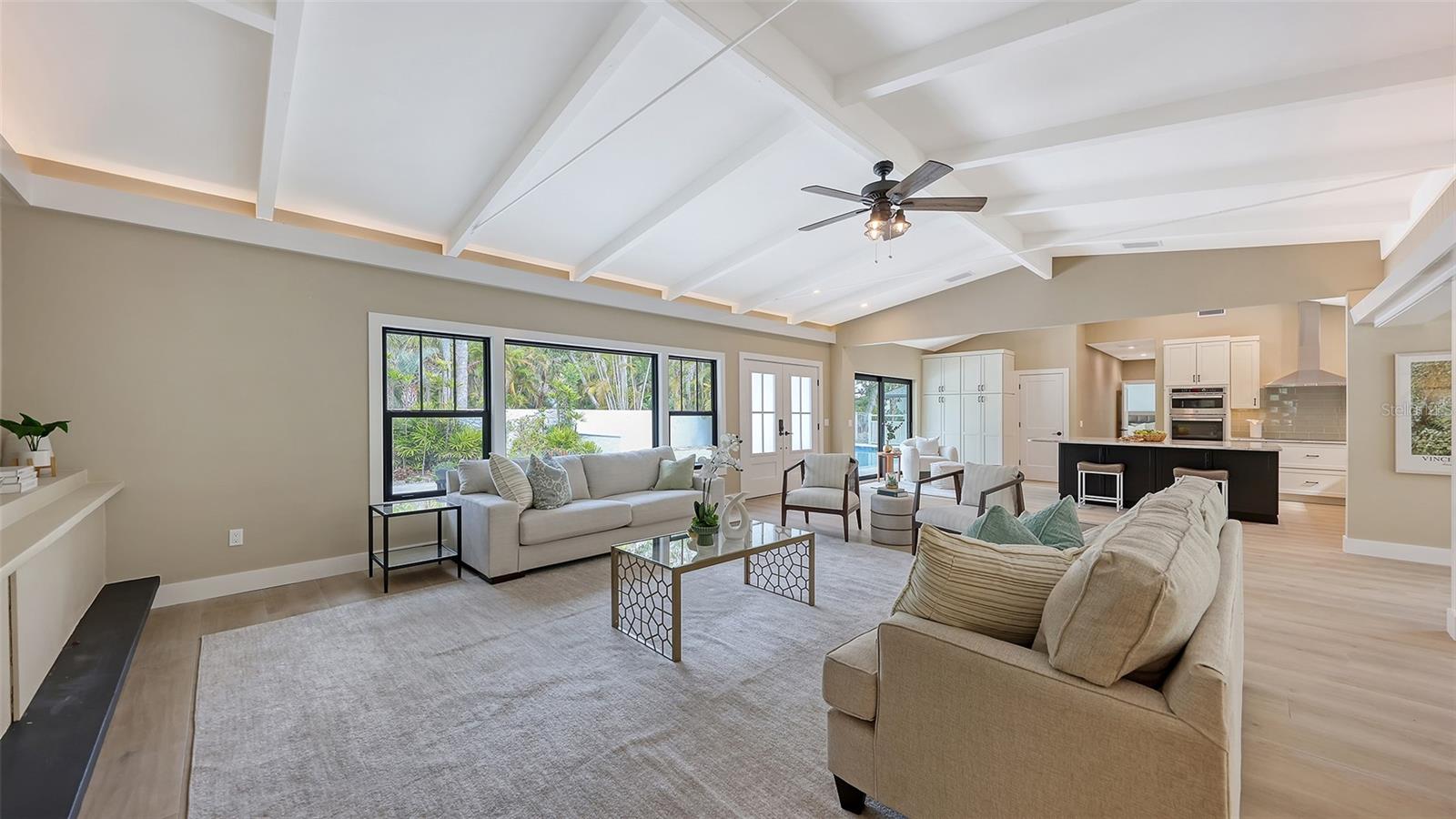SANDERLING CLUB - Residential