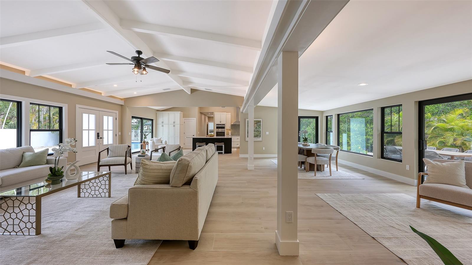 SANDERLING CLUB - Residential
